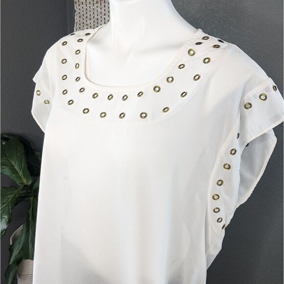 Long white tunic with Rivets - Picture 3 of 8